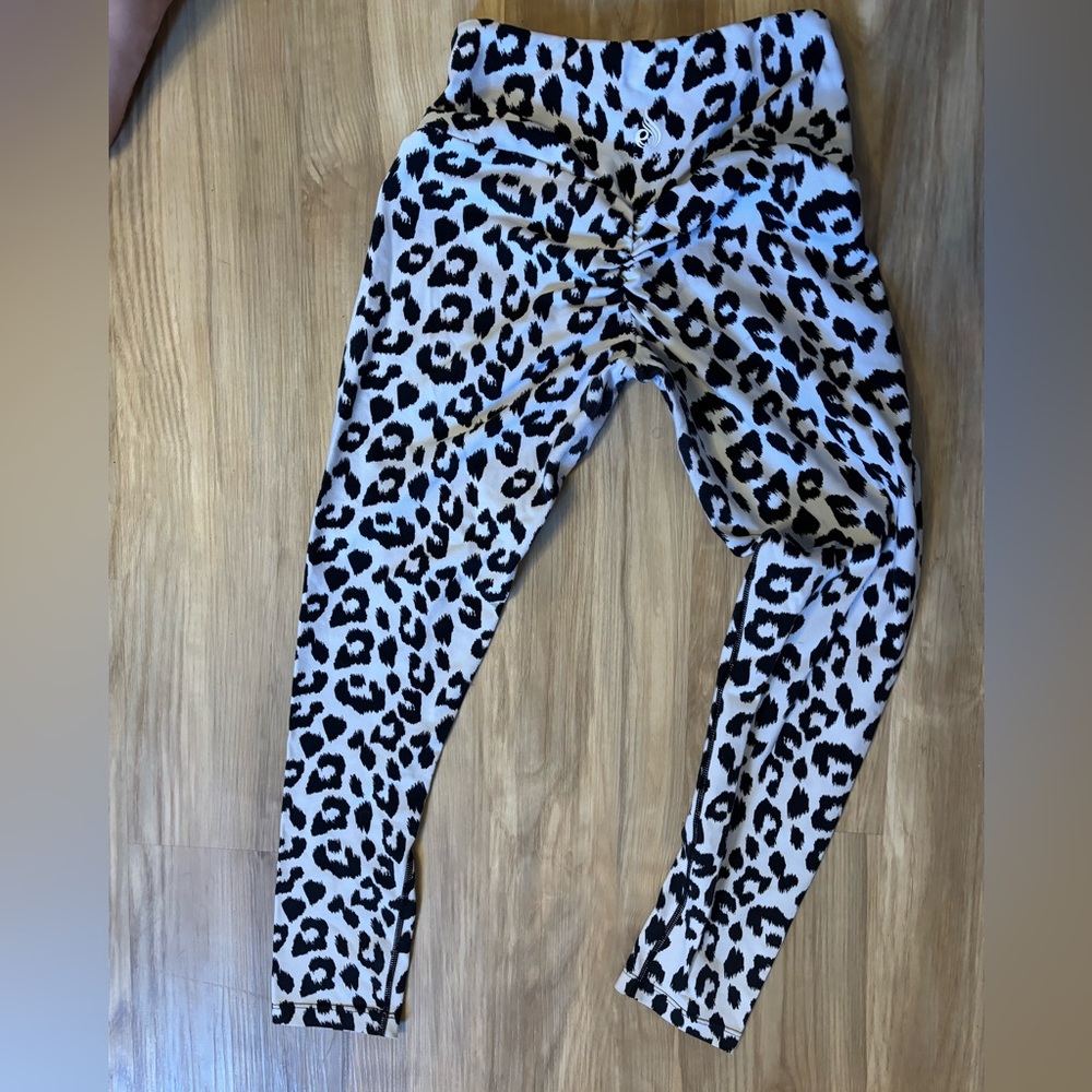 Ryderwear women’s Black and White Animal Print Leggings